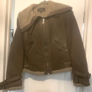 Army green/olive cropped winter jacket - Velvet Heart size Medium